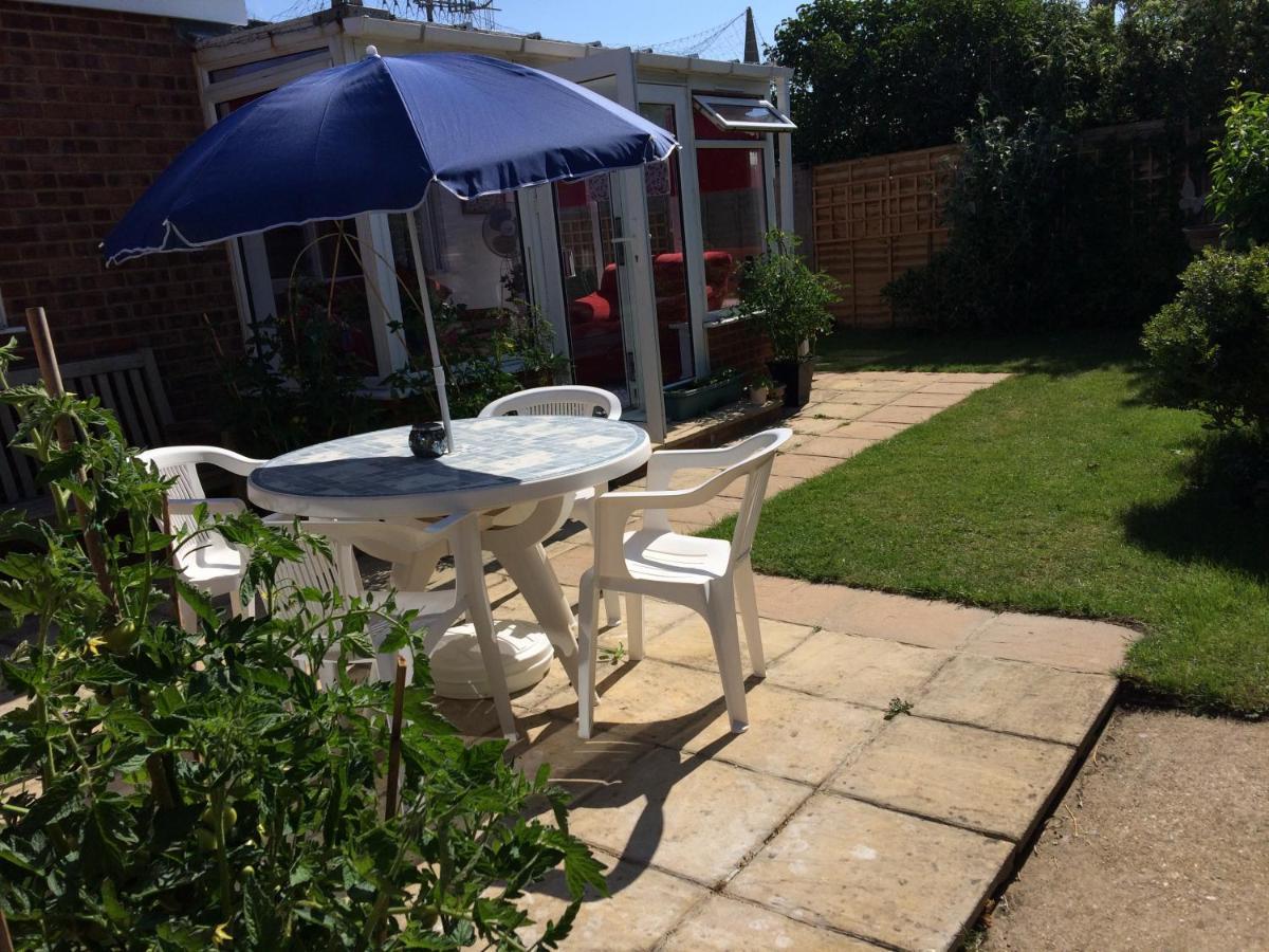 Safe Haven 1 Bed Bungalow Peacehaven Bagian luar foto